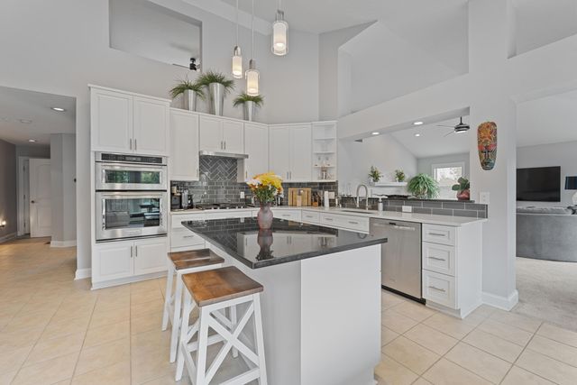 6037 Baronscourt Way, Dublin, OH 43016