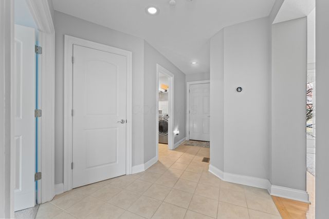 6037 Baronscourt Way, Dublin, OH 43016