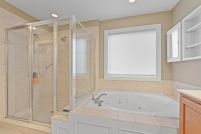 6037 Baronscourt Way, Dublin, OH 43016