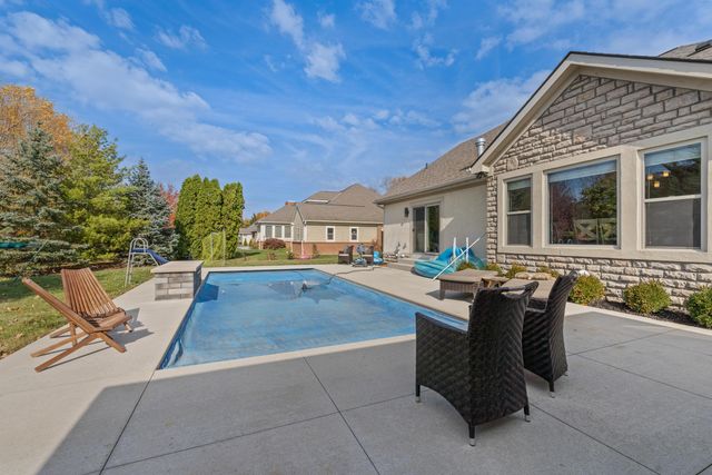 6037 Baronscourt Way, Dublin, OH 43016