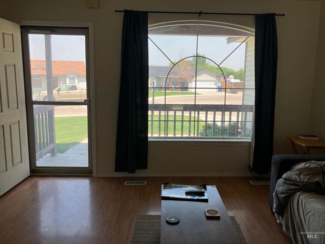509 Cedar Park Ln, Nampa, ID 83686