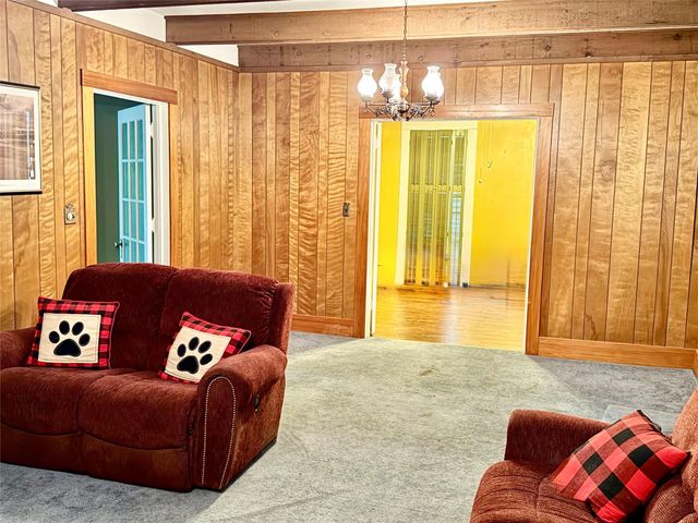 607 W Fox Street, Caldwell, TX 77836