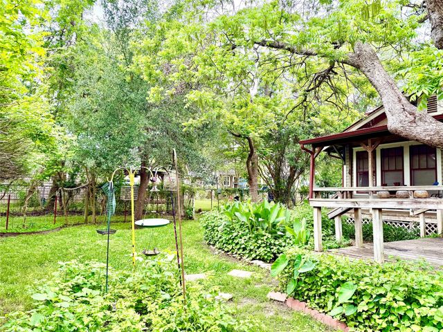 607 W Fox Street, Caldwell, TX 77836