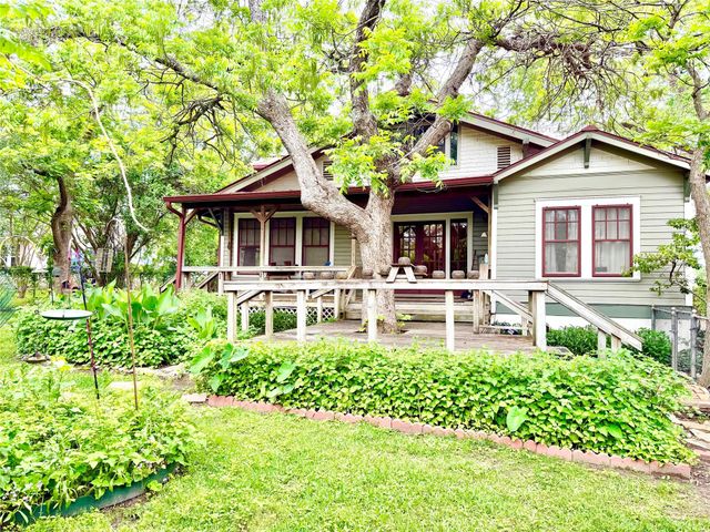 607 W Fox Street, Caldwell, TX 77836