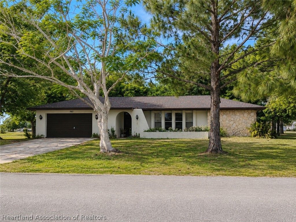 7317 Lime Tree Court, Sebring, FL 33876