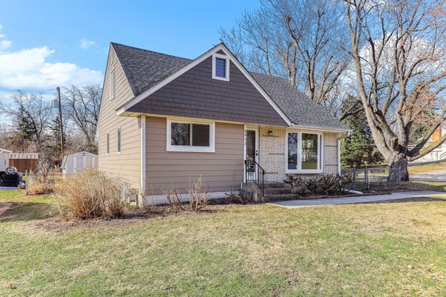 8933 Wally Drive, Golden Valley, MN 55427