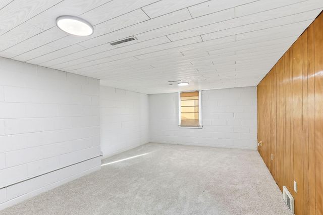 8933 Wally Drive, Golden Valley, MN 55427