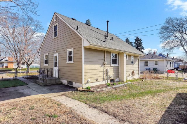 8933 Wally Drive, Golden Valley, MN 55427