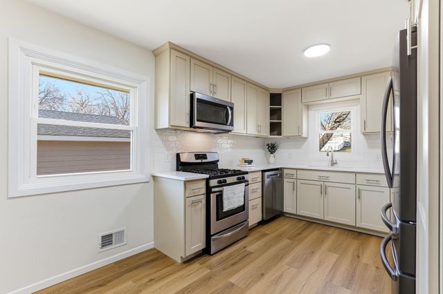 8933 Wally Drive, Golden Valley, MN 55427