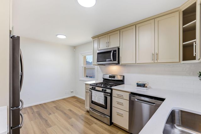 8933 Wally Drive, Golden Valley, MN 55427