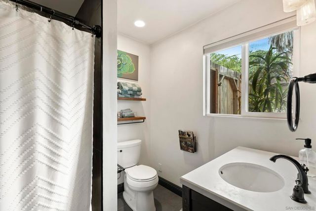 489 La Costa Ave., Encinitas, CA 92024