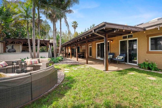 489 La Costa Ave., Encinitas, CA 92024
