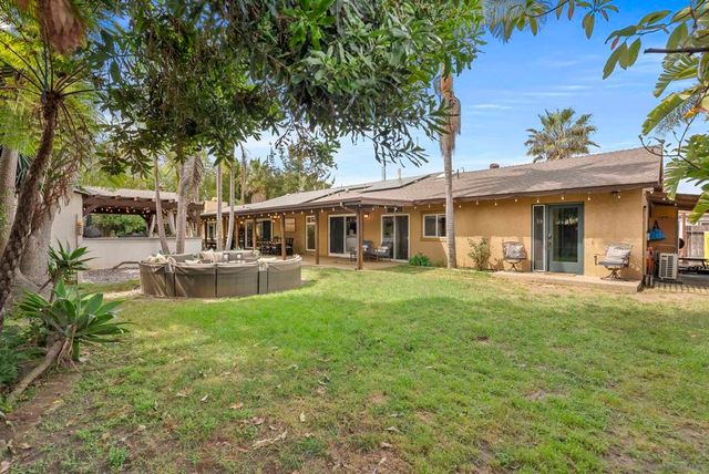 489 La Costa Ave., Encinitas, CA 92024