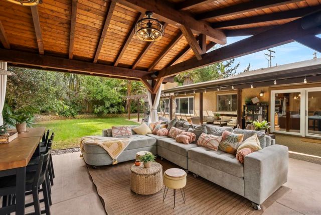 489 La Costa Ave., Encinitas, CA 92024