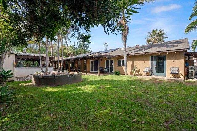 489 La Costa Ave., Encinitas, CA 92024