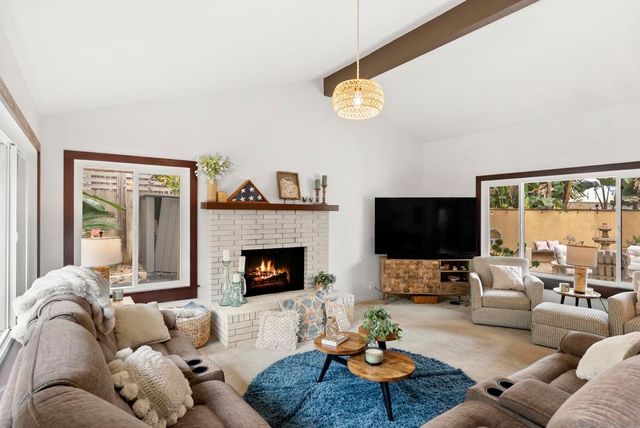 489 La Costa Ave., Encinitas, CA 92024