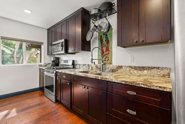 489 La Costa Ave., Encinitas, CA 92024