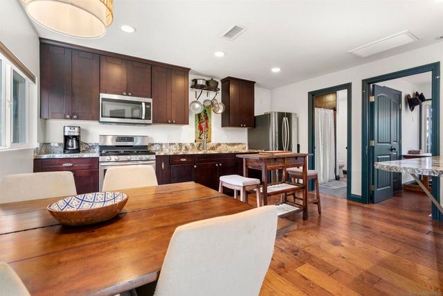 489 La Costa Ave., Encinitas, CA 92024