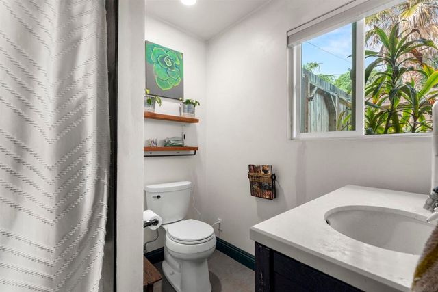 489 La Costa Ave., Encinitas, CA 92024