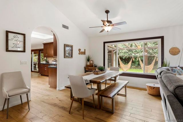 489 La Costa Ave., Encinitas, CA 92024