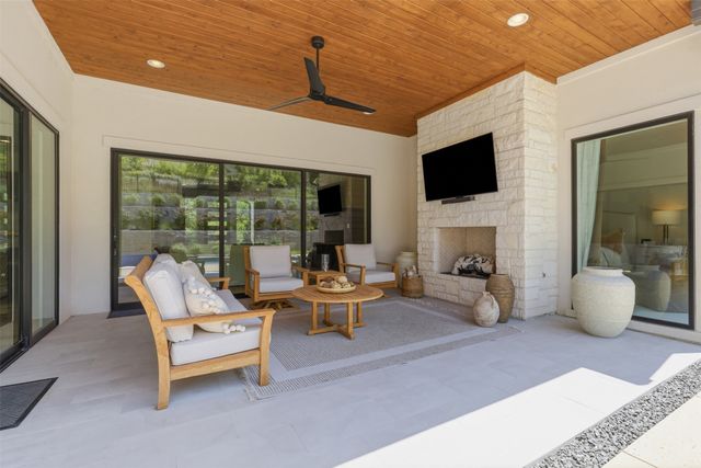 9433 Sagrada Park, Fort Worth, TX 76126