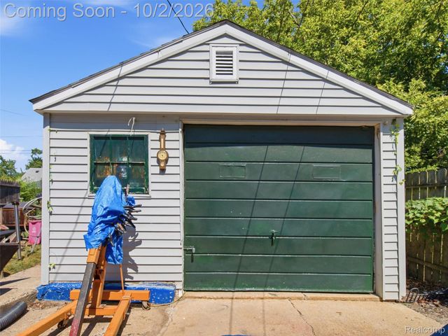 6811 Toepfer Road, Warren, MI 48091