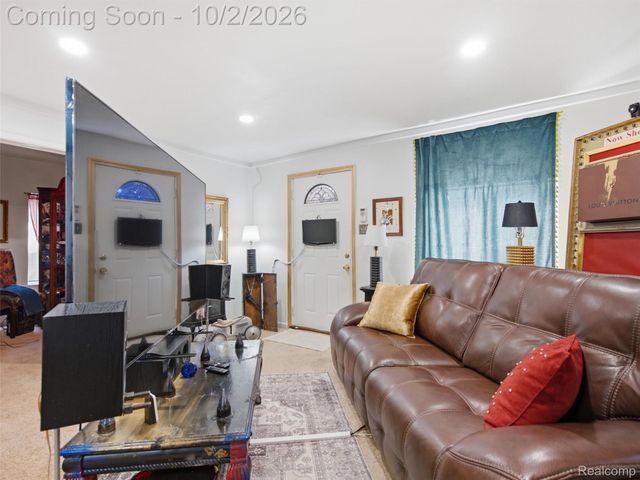 6811 Toepfer Road, Warren, MI 48091