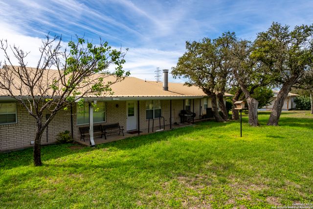 121-B Bartel Rd, Comfort, TX 78013