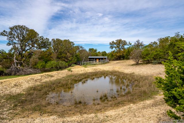 121-B Bartel Rd, Comfort, TX 78013