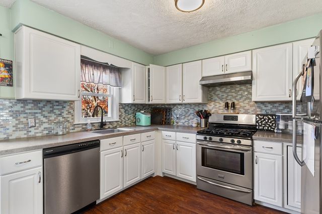 64 Maple Ln, Ontario, OH 44906