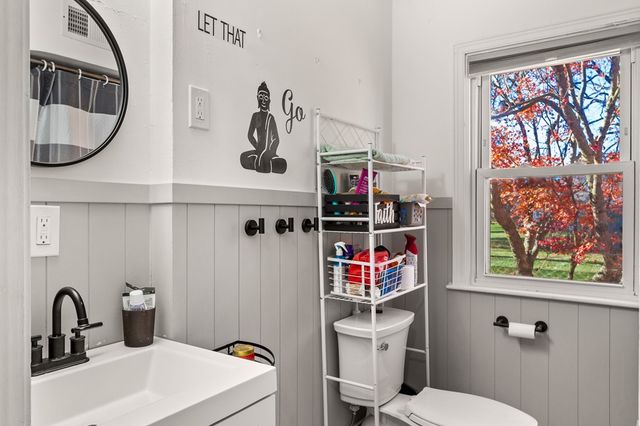 64 Maple Ln, Ontario, OH 44906