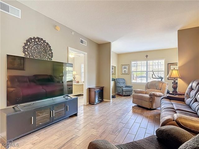 15630 Ocean Walk CIR 102, Fort Myers, FL 33908