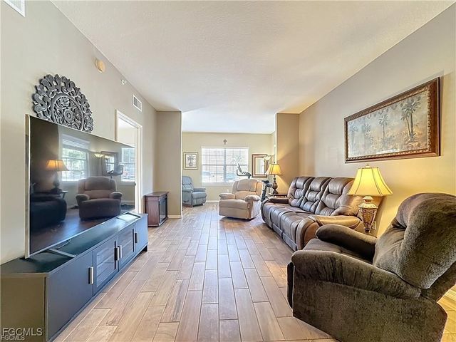 15630 Ocean Walk CIR 102, Fort Myers, FL 33908