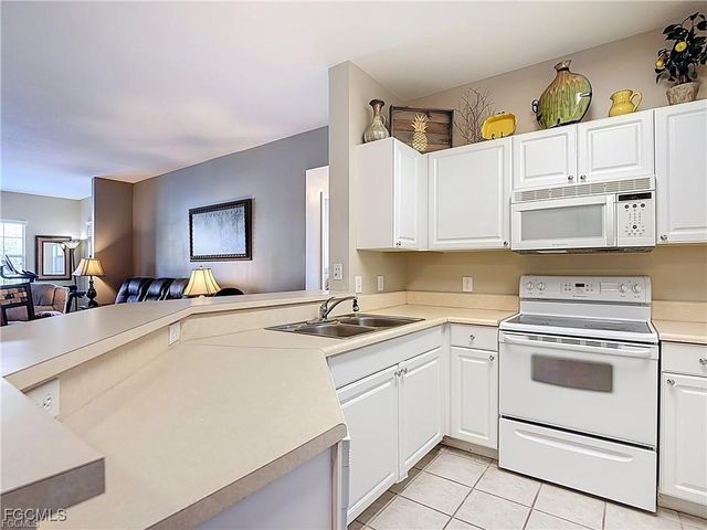 15630 Ocean Walk CIR 102, Fort Myers, FL 33908