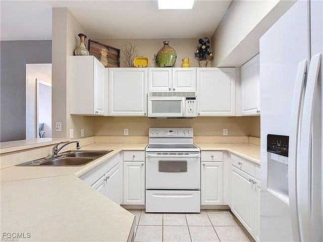 15630 Ocean Walk CIR 102, Fort Myers, FL 33908