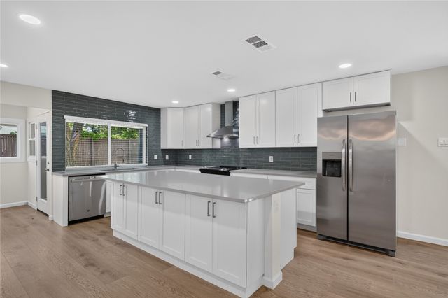 3 Merrie Circle, Richardson, TX 75081