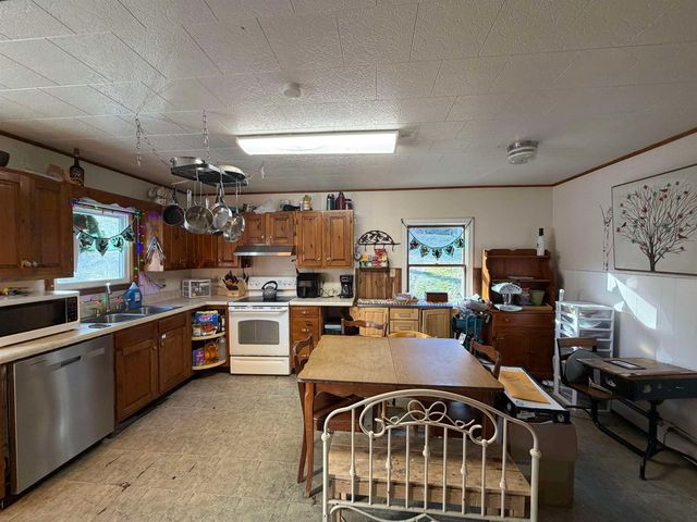 17 Pappas Road, Claremont, NH 03743