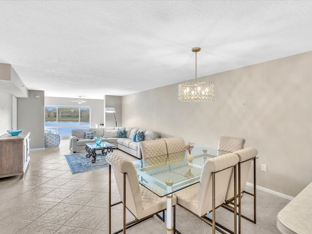 5842 Crystal Shores Drive 201, Boynton Beach, FL 33437