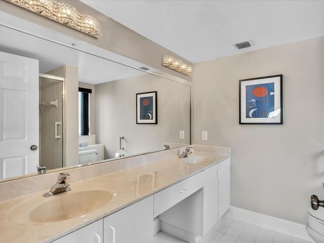 5842 Crystal Shores Drive 201, Boynton Beach, FL 33437