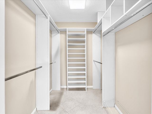 5842 Crystal Shores Drive 201, Boynton Beach, FL 33437