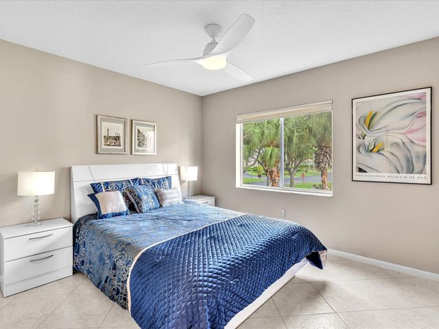 5842 Crystal Shores Drive 201, Boynton Beach, FL 33437