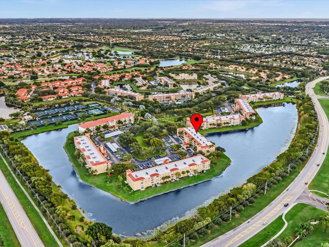 5842 Crystal Shores Drive 201, Boynton Beach, FL 33437