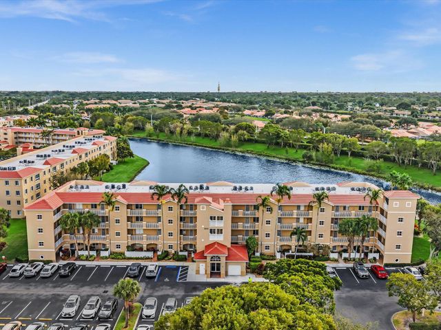 5842 Crystal Shores Drive 201, Boynton Beach, FL 33437