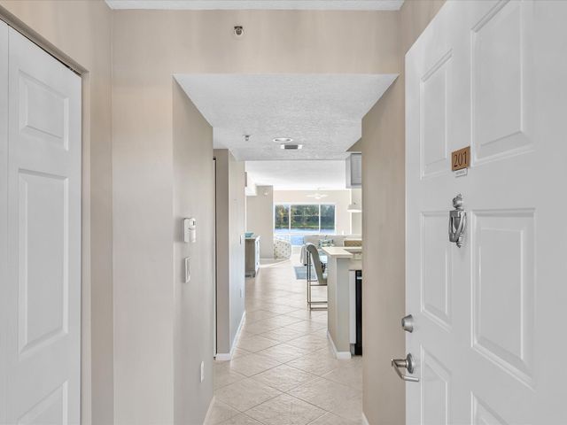 5842 Crystal Shores Drive 201, Boynton Beach, FL 33437