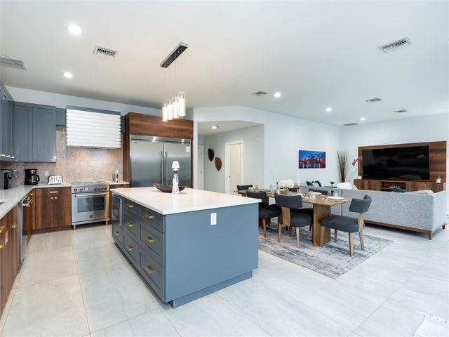 2615 E Las Olas Boulevard, Fort Lauderdale, FL 33301