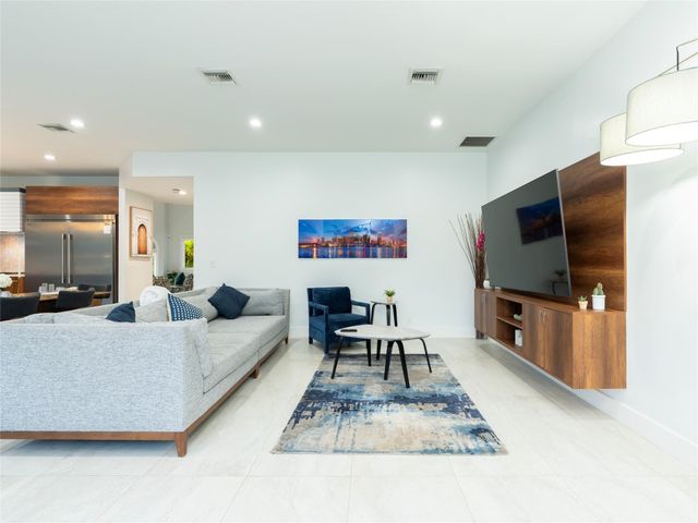 2615 E Las Olas Boulevard, Fort Lauderdale, FL 33301