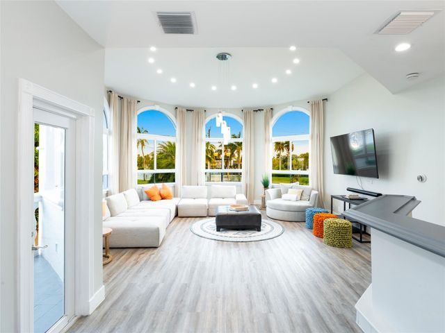 2615 E Las Olas Boulevard, Fort Lauderdale, FL 33301