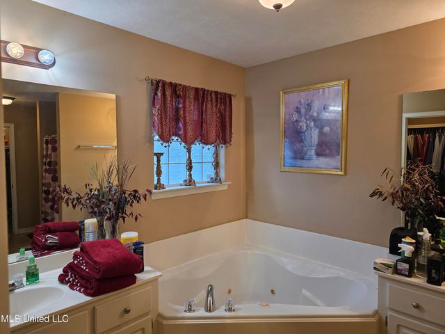 324 Martha Drive, Byram, MS 39272