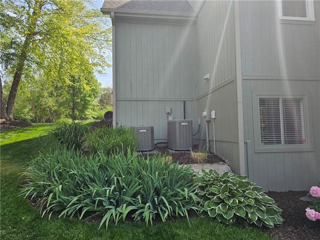 17504 W 84th Street, Lenexa, KS 66219