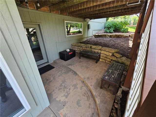 17504 W 84th Street, Lenexa, KS 66219